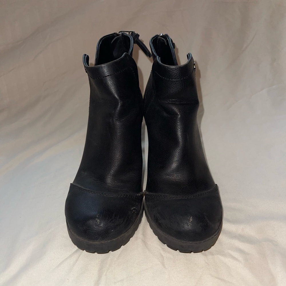 Worn Levi booties: size 7 1/2 (US SIZE), fits like an 8.